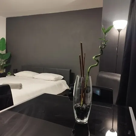 303 St Lazaros View 라르나카